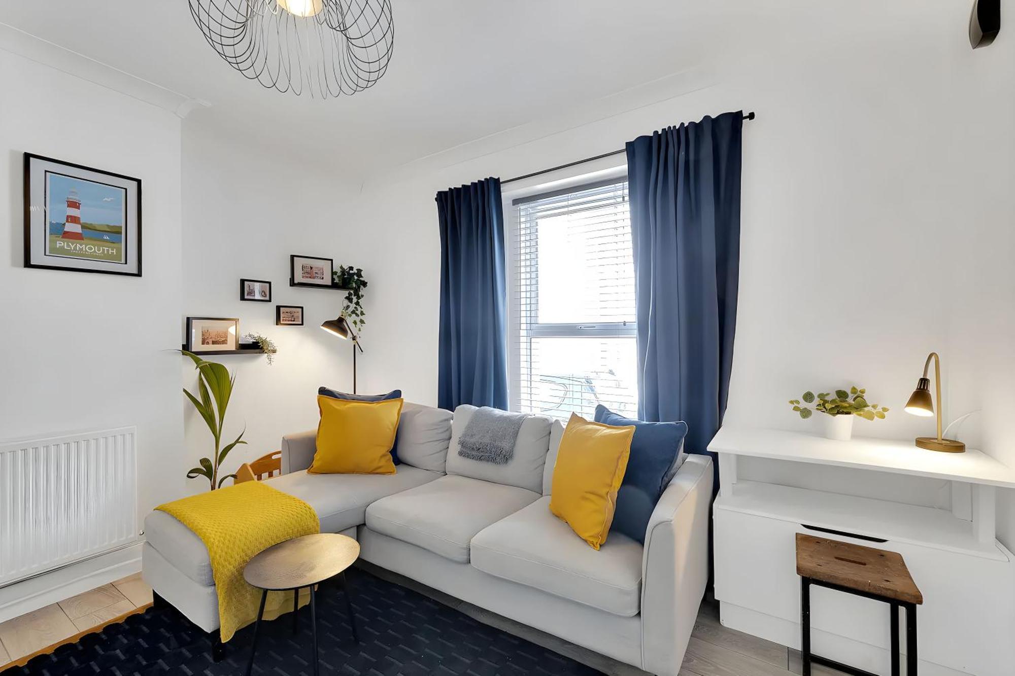City Centre 2 Bedroom Apt - Free Parking - Wifi - Smart Tv Плаймаут Экстерьер фото